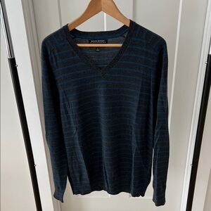 Banana Republic Men's V-Neck Sweater - Gray with blue Stripes